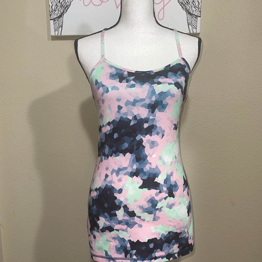 Lululemon Power Y Tank Luon
Clouded Dreams Multi